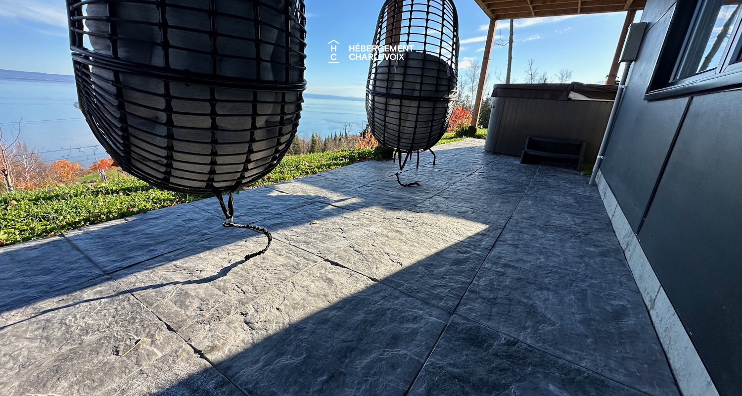 ROC-40 - Chalet neuf avec look contemporain avec vue sur le fleuve !